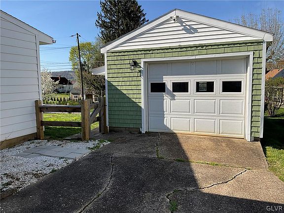 5th image of 525 E Saucon St