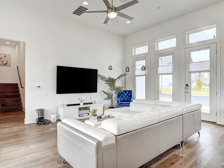 6317 Toscana Ave — Photo 6