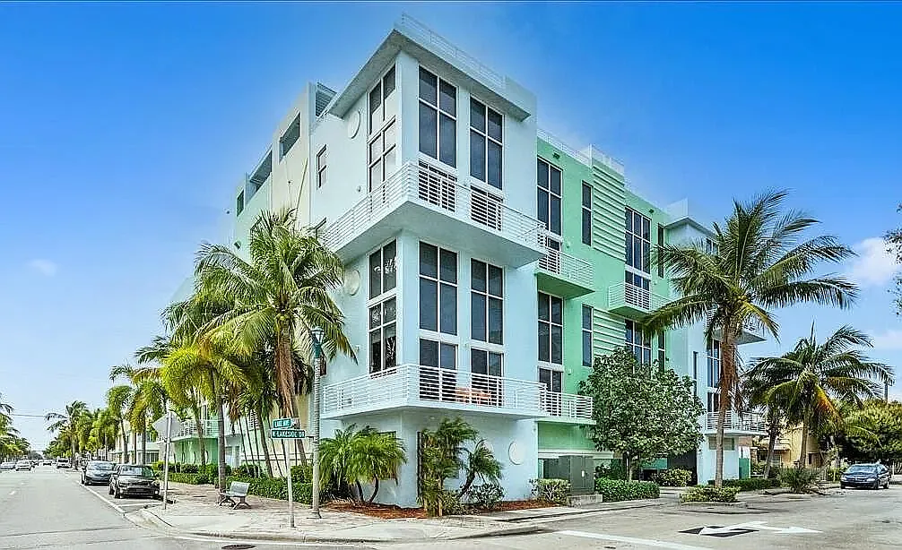 2 bed, 1976 sqft, $5,000 — Photo 1