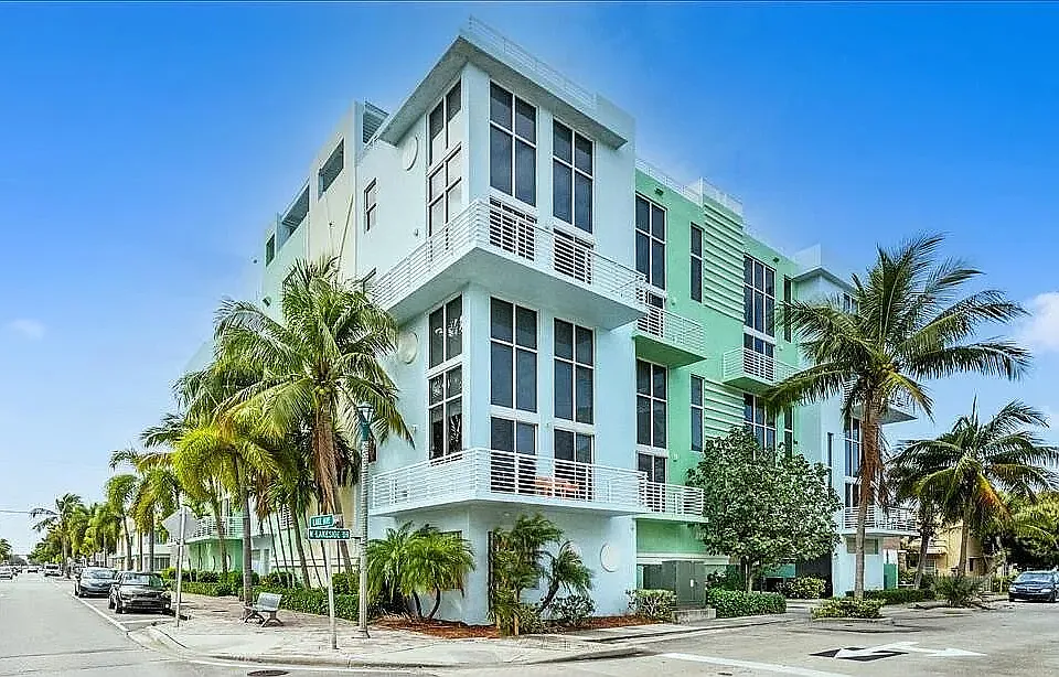 108 Lake Ave #401