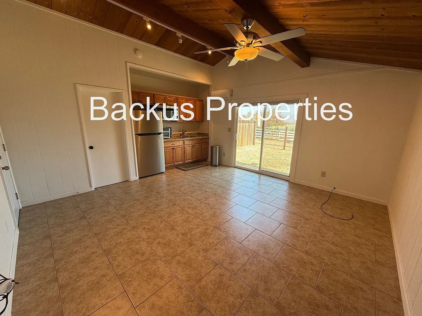 Great studio with all utilities included off of River Rd — Photo 4