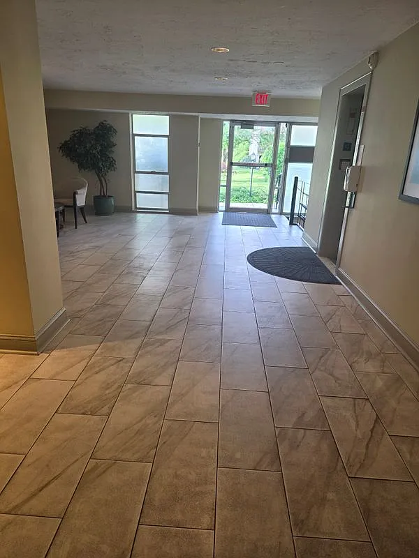 4 bed, 2.5 bath, 1340 sqft, $3,600 — Photo 4