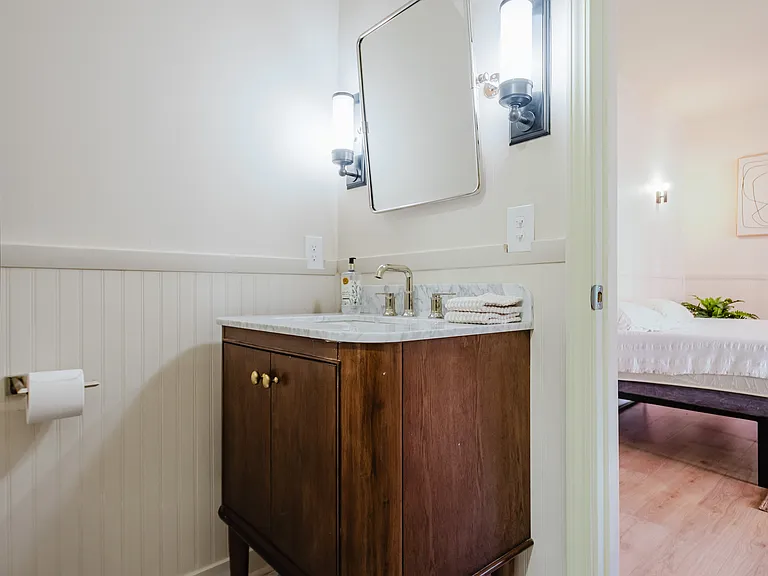 1033 E Washington St #2 — Photo 11