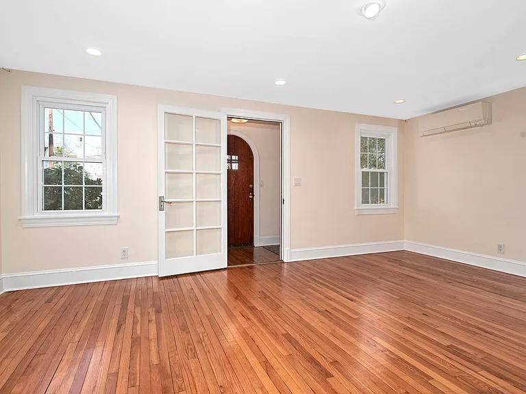 17 Haven Ave — Photo 8