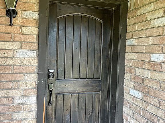 4th image of 13610 S Glen Pl