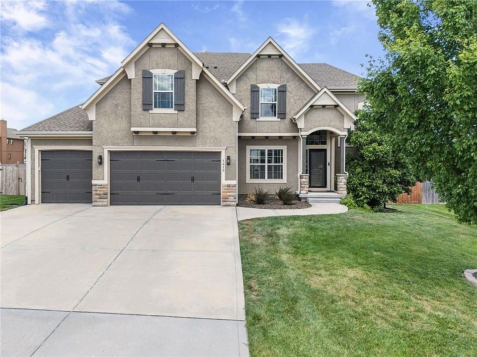 1st image of 1412 SW Whistle Dr