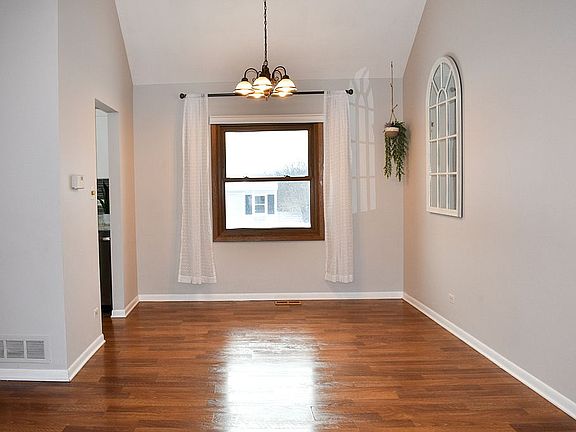 3rd image of 17379 W Hickory Ln