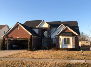 16345 Vandelay Dr, Macomb, MI 48044