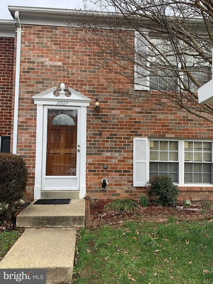 1007 Copperfield Ct photo 1