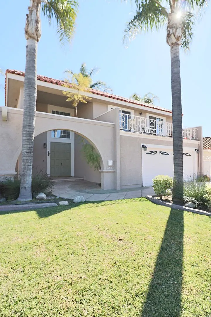 Live in Style in the Heart of Camarillo! — Photo 3
