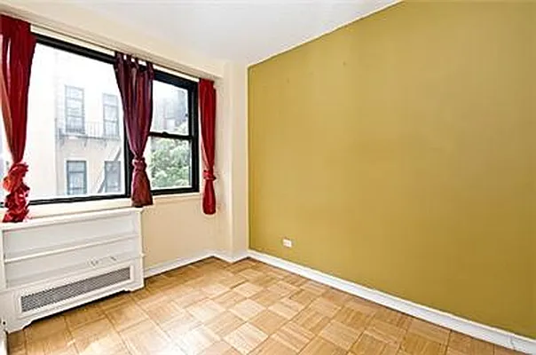 Sold by R New York | media 4