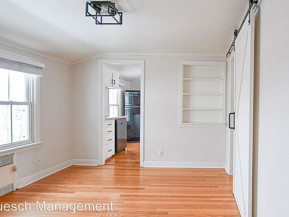 3rd image of 127 S Ashland Ave