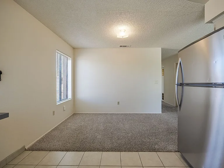 1021 W Perdew Ave — Photo 13