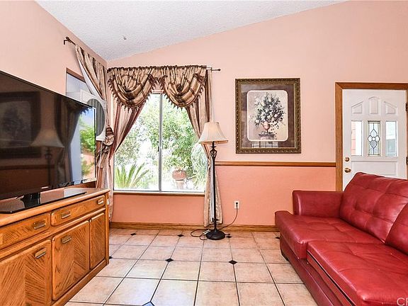 4th image of 11805 Oakwood Dr