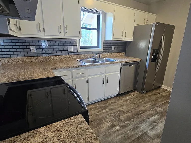 6484 Kelmscot Ct — Photo 8