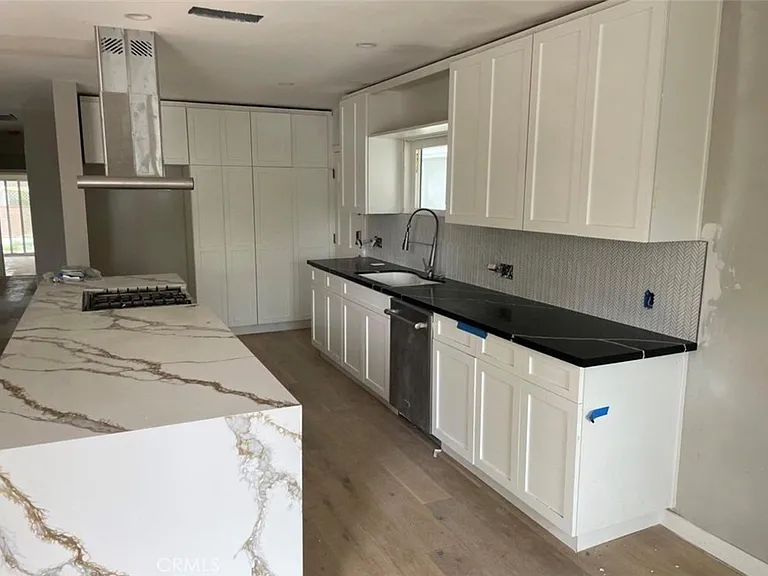 4900 Enfield Ave — Photo 3