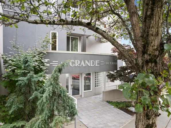 601 W Mercer Pl APT 401, Seattle, WA 98119