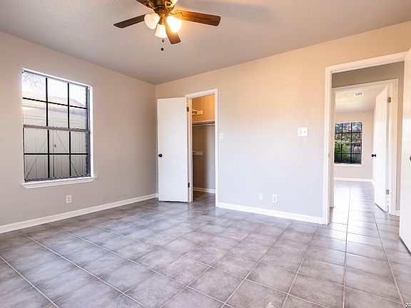 3rd image of 302 BAIN DR