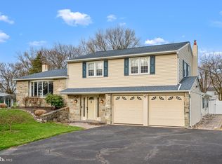 97 Windmill Dr, Holland, PA 18966
