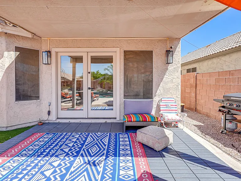 915 E Montoya Ln — Photo 18