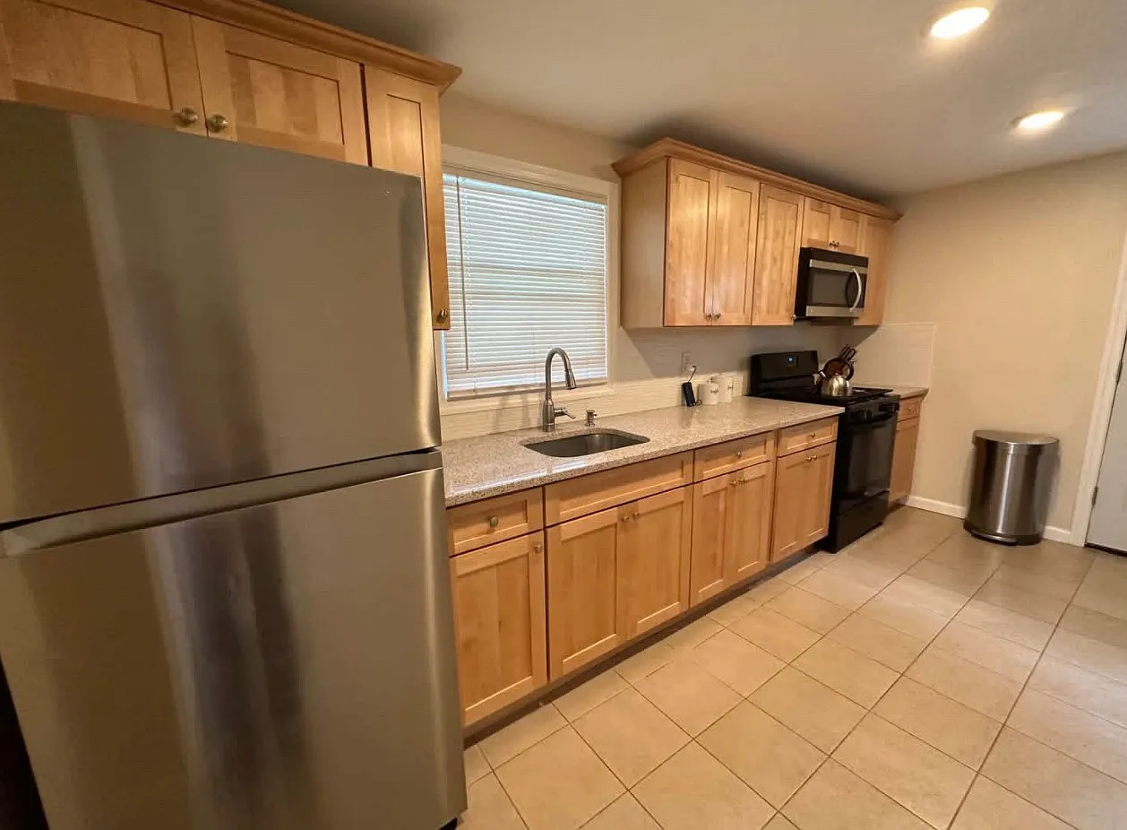 1 bed, 900 sqft, $2,000 — Photo 1