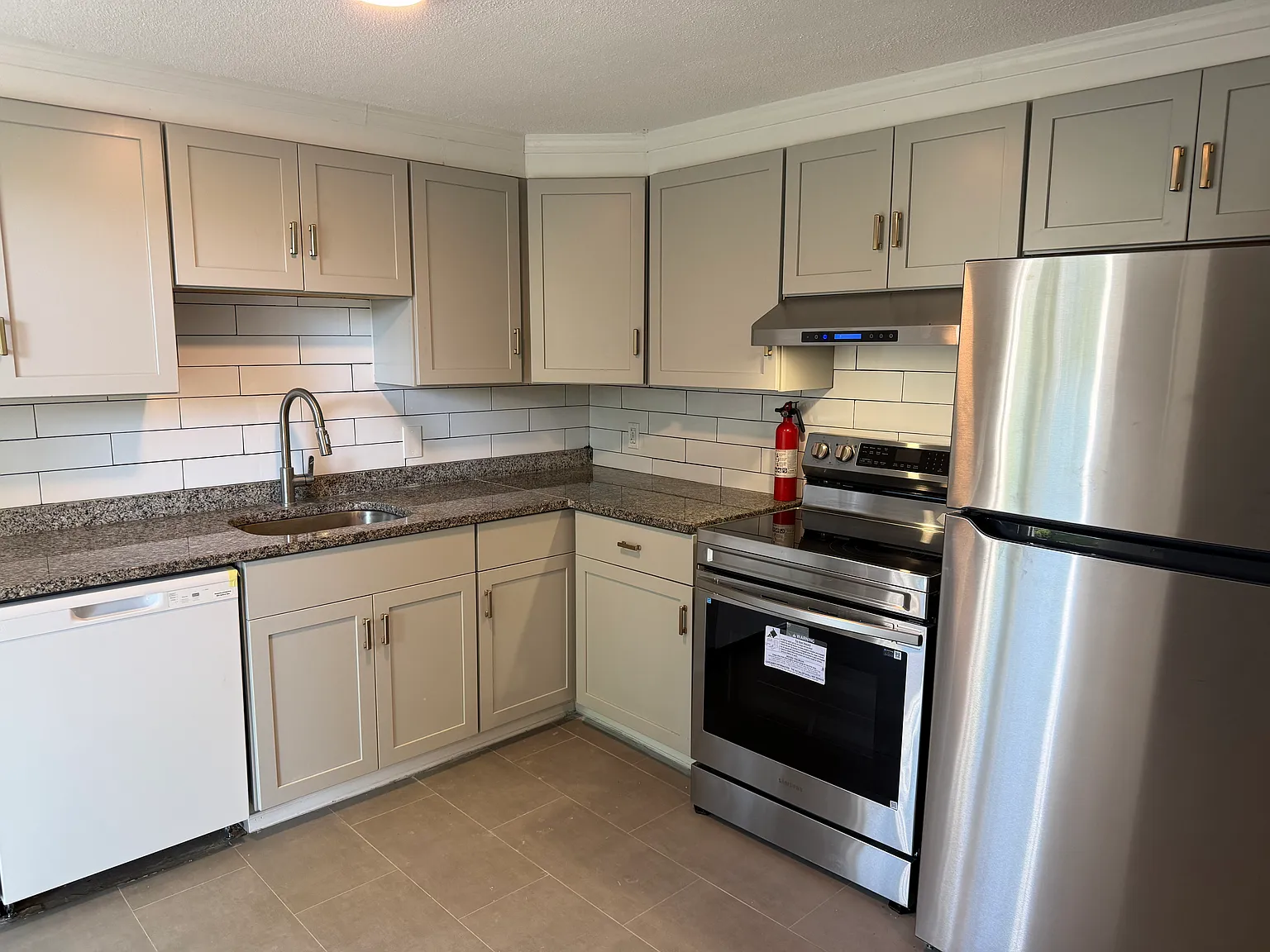 2 bed, 1100 sqft, $2,300 — Photo 1