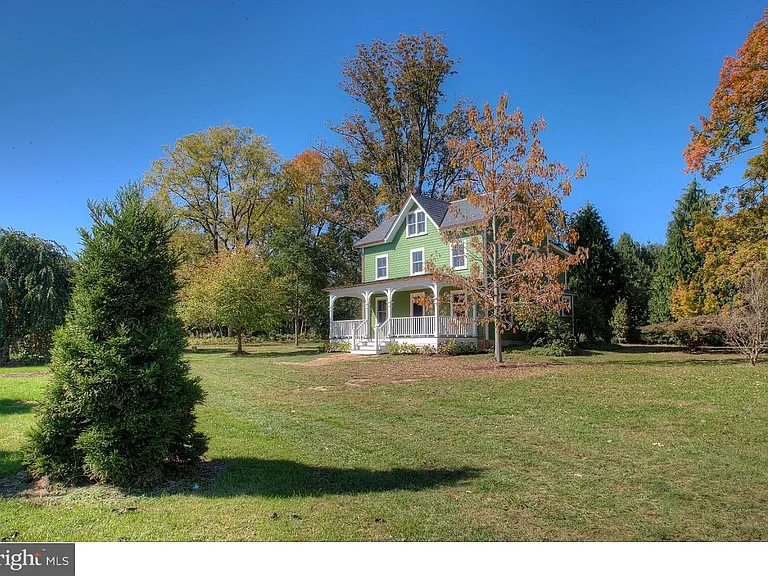 5253 Upper Mountain Rd — Photo 2