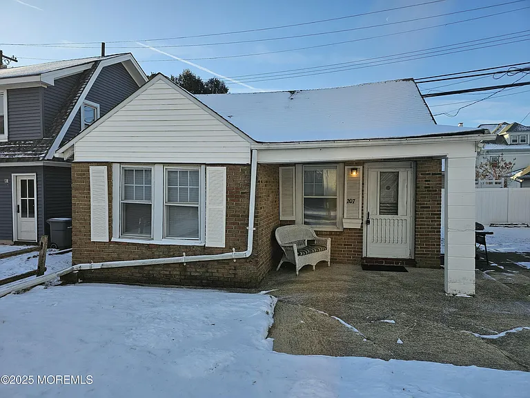 207 3rd Ave #REAR — Photo 1