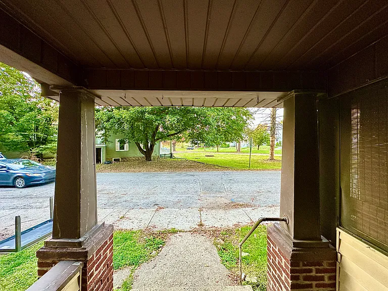 720 Neshannock Blvd — Photo 6