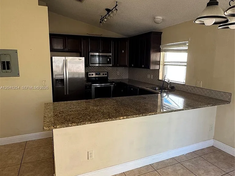 2399 Harbor Town Dr — Photo 7