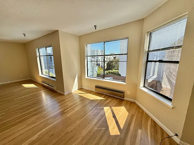 2 bed, 760 sqft, $5,850 — Photo 4