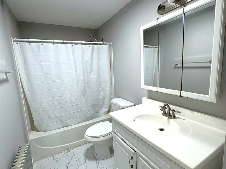 335-337 Franklin St #335 — Photo 10