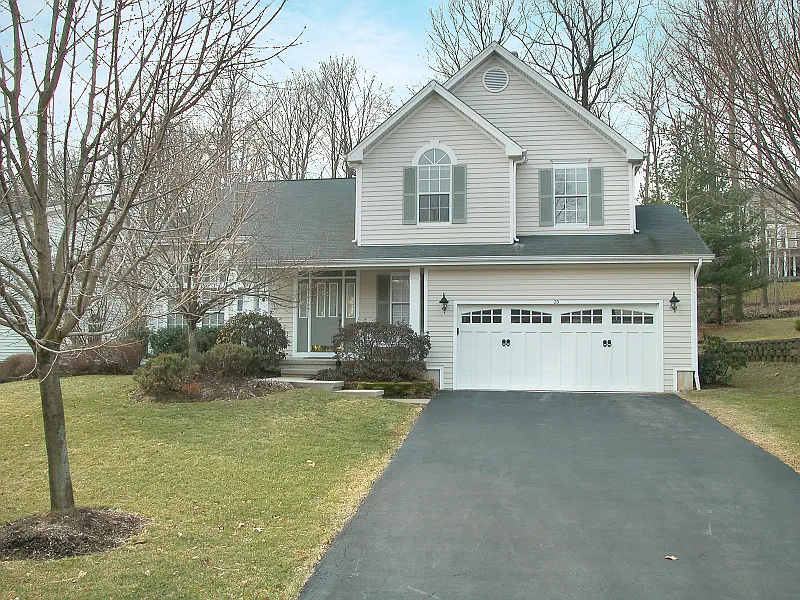 23 Hartley Ln photo 1