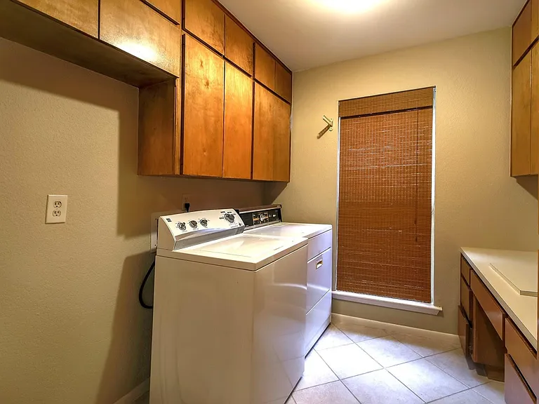 6200 Rain Creek Pkwy — Photo 26