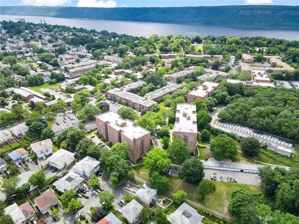 76 Dehaven Drive #4E, Yonkers, NY 10703