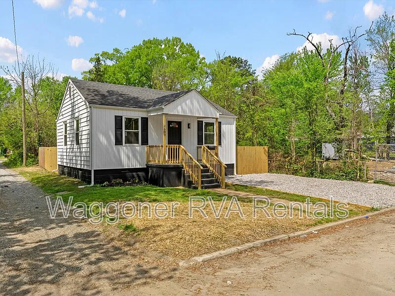 2 bed, 1.0 bath, 803 sqft, $1,695 — Photo 2