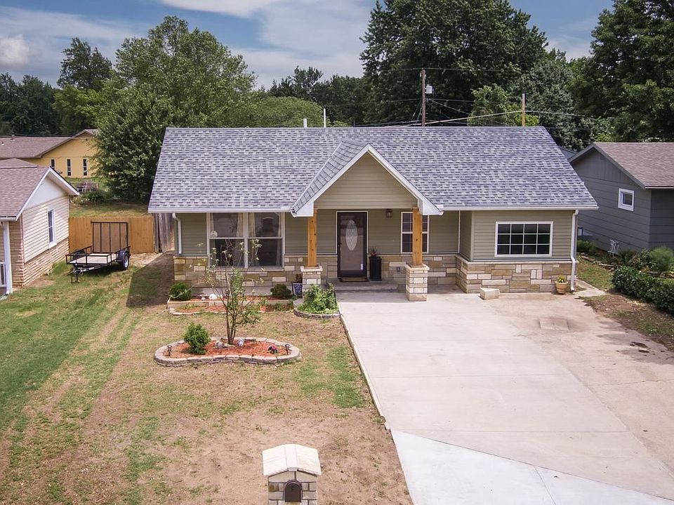 1st image of 1020 N 10th St