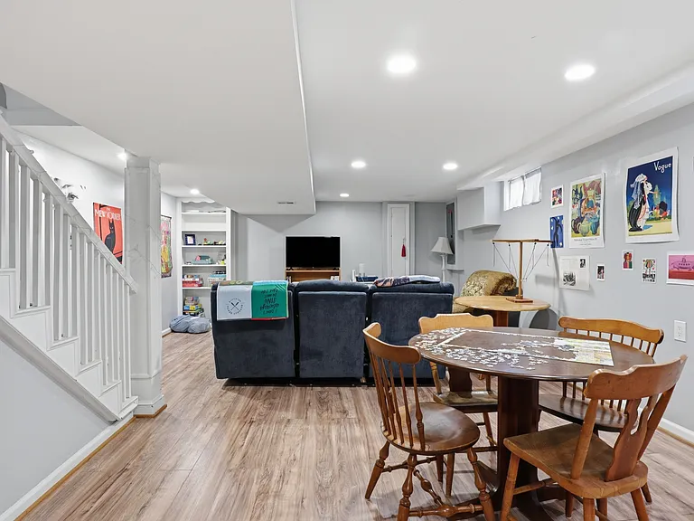 521 Madison St NE #1 — Photo 16
