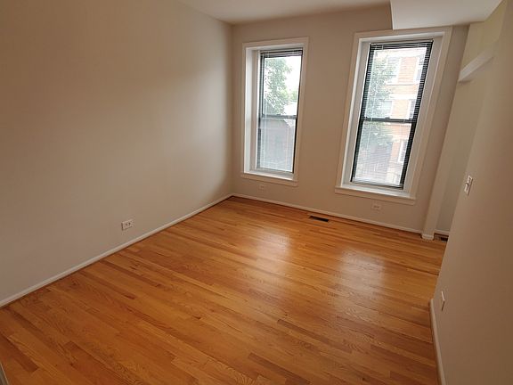 3rd image of 859 N Wolcott Ave APT 2F