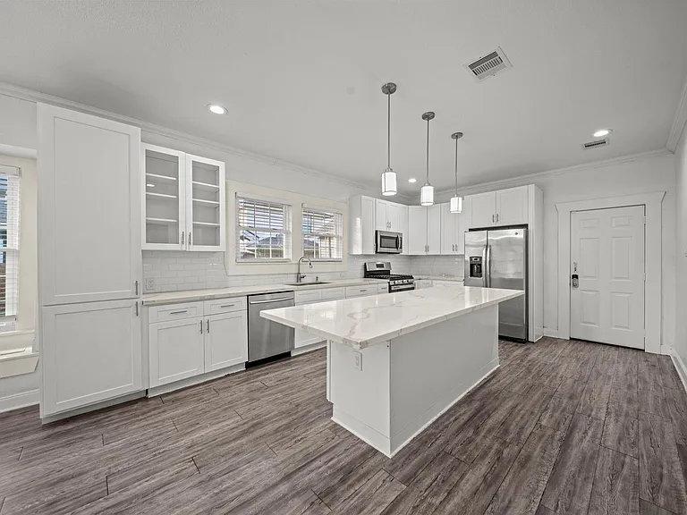 5711 Sherman St — Photo 12