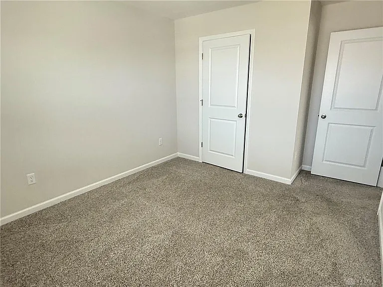 1460 Camden Ln — Photo 17