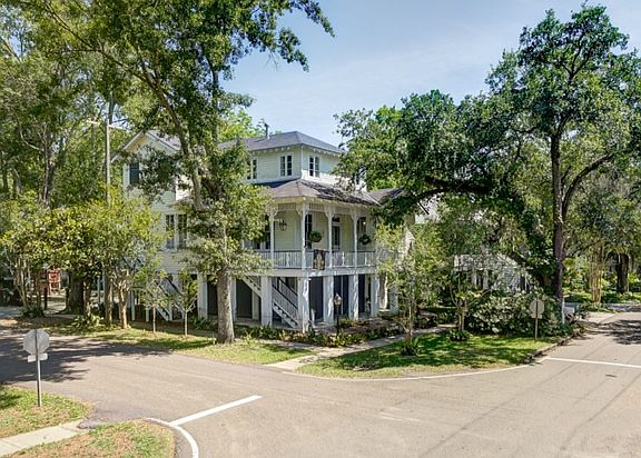 3rd image of 147 Marigny Ave