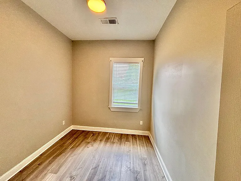 513 S 24th St — Photo 3