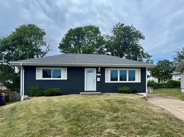 2727 Kenny Dr, Saint Louis, MO 63125