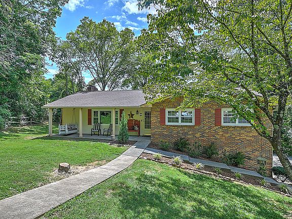 3rd image of 3804 Cimarron Dr