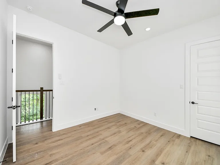 8313 Venus St — Photo 26