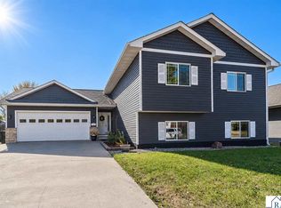 109 Cougar Dr, Mankato, MN 56001