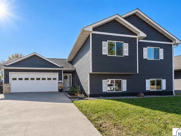 109 Cougar Dr, Mankato, MN 56001