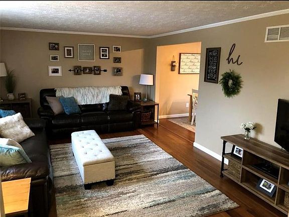 2nd image of 107 Beechwood Cir