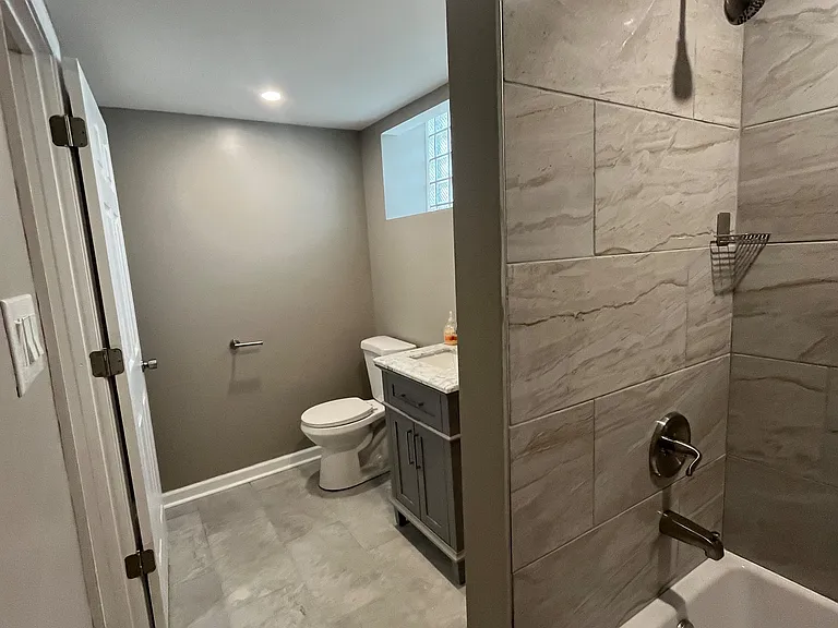 LL Full Bathroom
